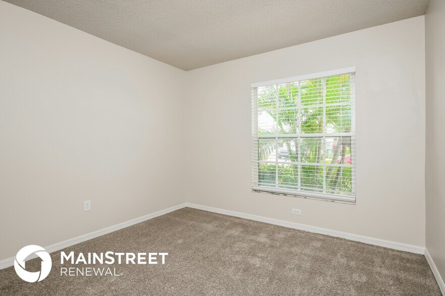 Building Photo - 2321 Paulette Dr