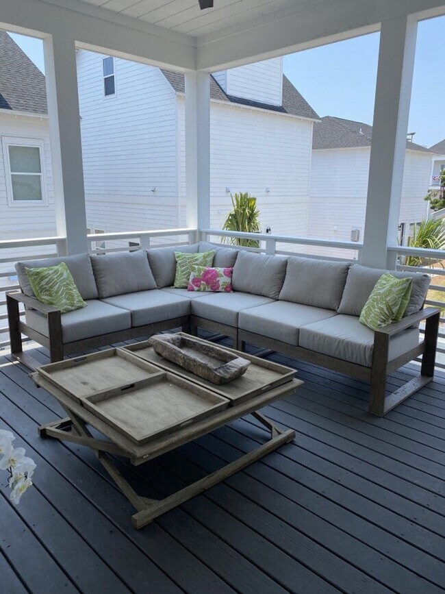 Building Photo - 141 Valdare Ln