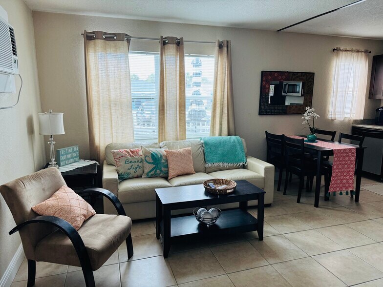 Building Photo - 520 69th Ave