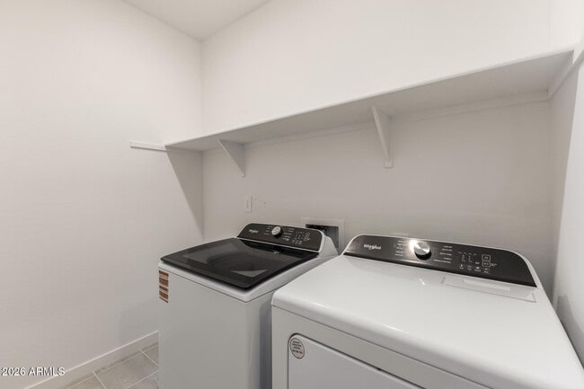 Building Photo - 37126 W Prado St