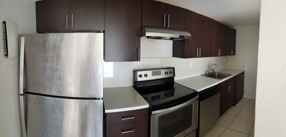 Building Photo - 4230 NW 79th Ave