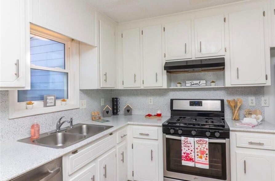 Building Photo - 3100 Duvall Pl