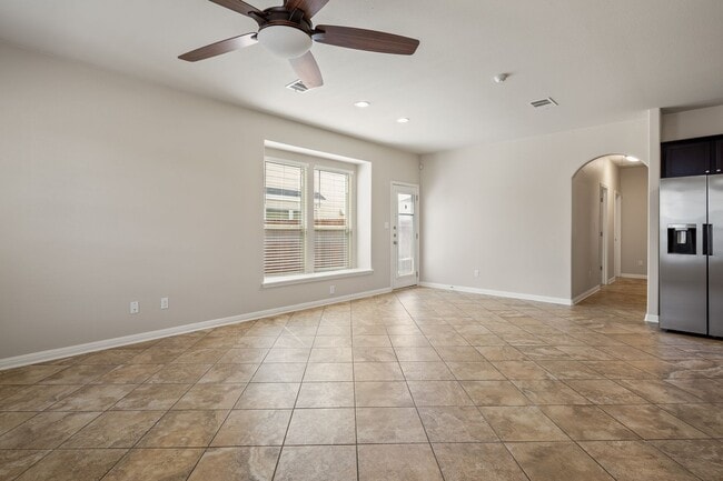 Building Photo - NOW 3 BEDROOM HOME LOCATED IN SAN MARCOS, TX!