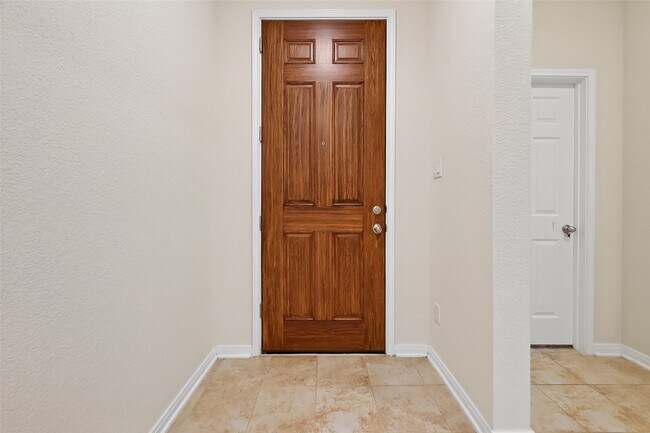 Building Photo - 5907 Osprey Dr