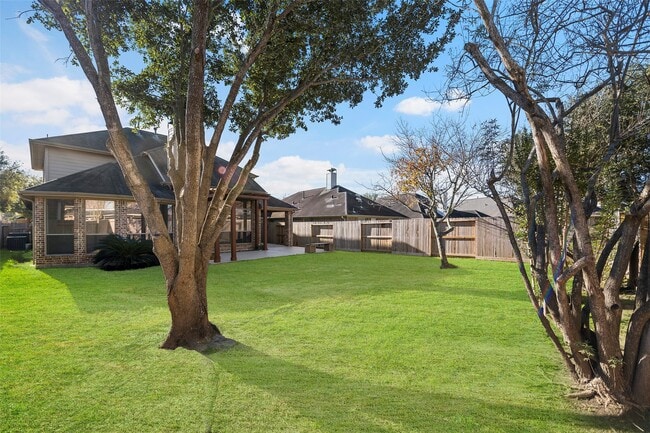 Building Photo - 28210 Chalet Park Dr