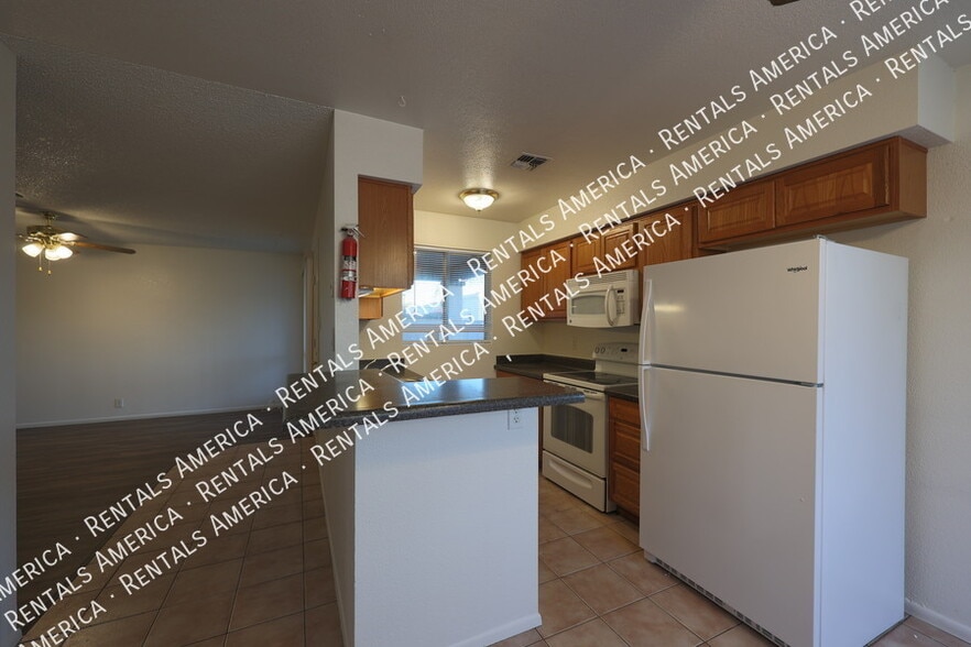 Building Photo - 9029 W Elm St