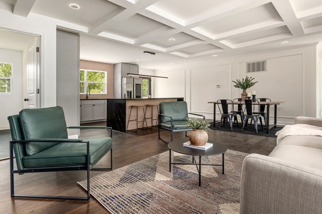 Building Photo - London Property