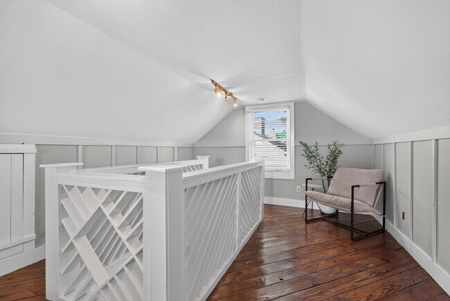 Building Photo - 721 Headley Ave