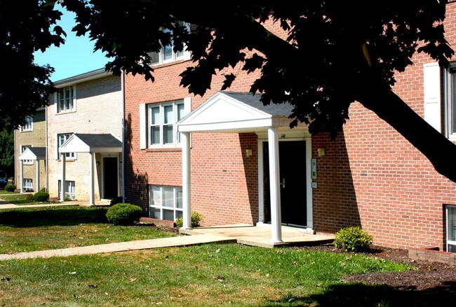 Building Photo - State College Collective on Farmstead