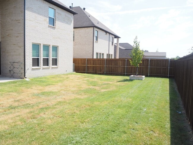 Building Photo - 321 Oak Hollow Way
