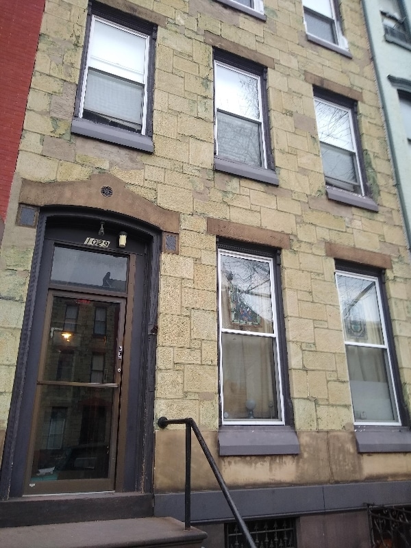 Building Photo - 1029 Penn St