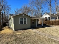Building Photo - 2 Bedroom 1 Bath walking distance to downtown in Amazing Neighborhood