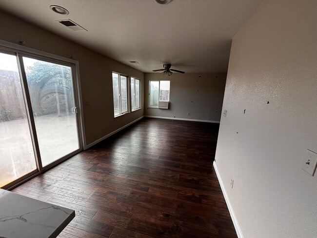 Building Photo - Newly Built Madera 4/3