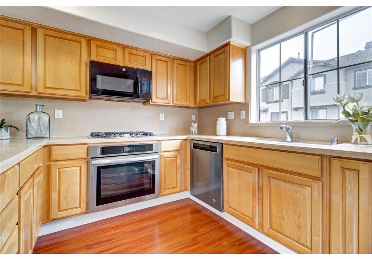 Building Photo - 3276 Shiraz Pl