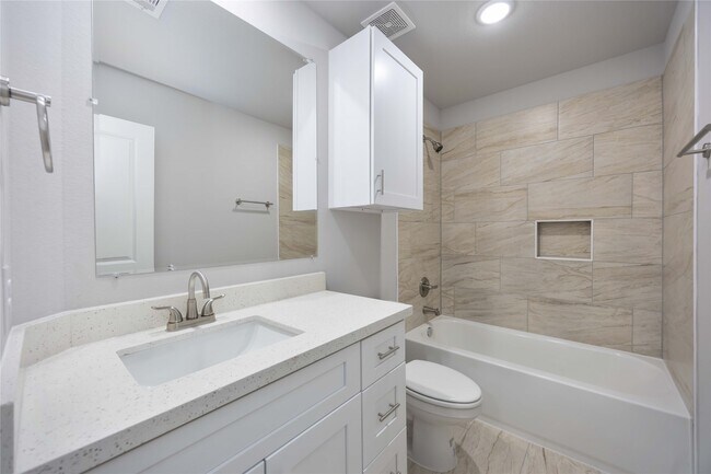 Building Photo - 7987 Chateau St
