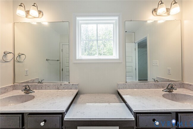 Building Photo - 18353 Palisades Ct