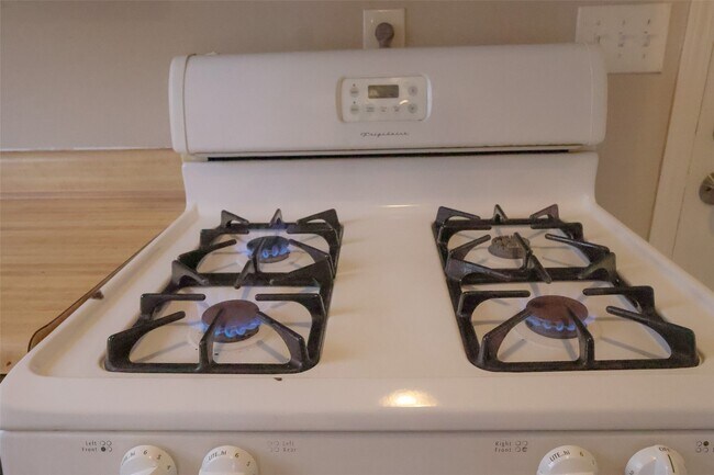 Building Photo - 2126 Lexa Dr