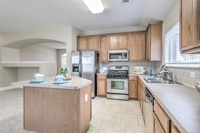 Building Photo - 518 Cedar Branch Dr