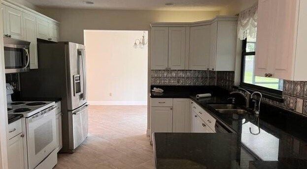 Building Photo - 1019 SW Aurelia Ave