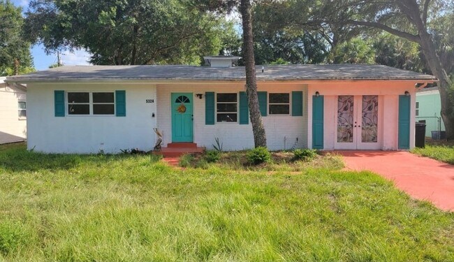Primary Photo - 5324 Luna Vista Dr