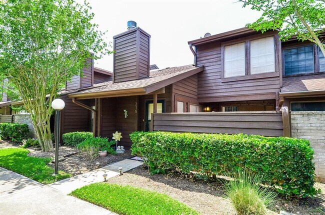 Primary Photo - 2611 Grants Lake Blvd