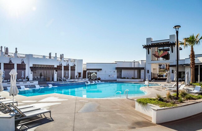 Building Photo - 5801 S Garnet Dr