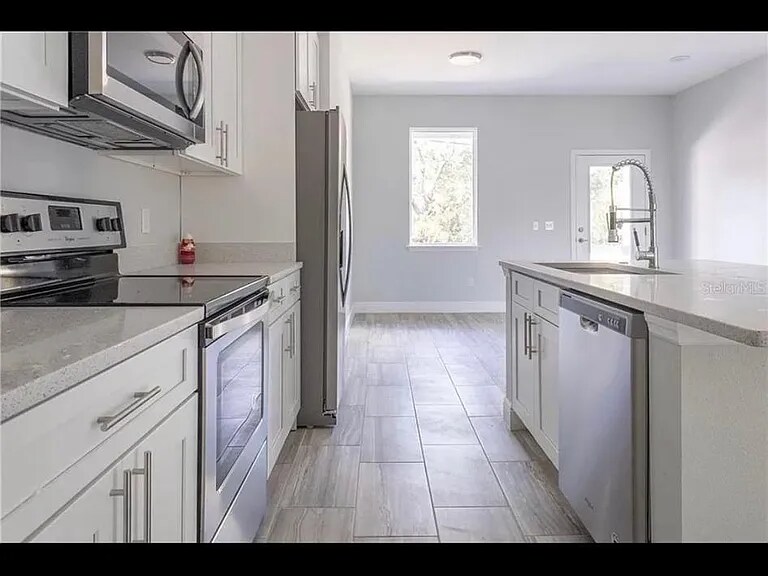 Building Photo - 607 Kangaroo Dr