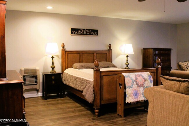 Building Photo - 1136 S McNeill St