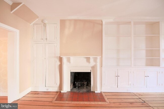 Building Photo - 217 S Lee St