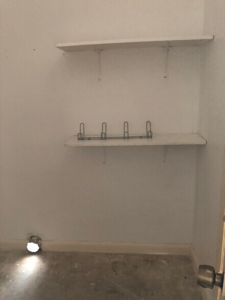 Building Photo - 3389 Hi St