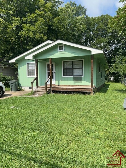 Primary Photo - 3415 4th Ave