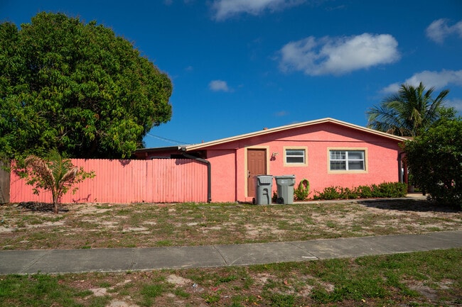 Building Photo - 231 NW 20th St