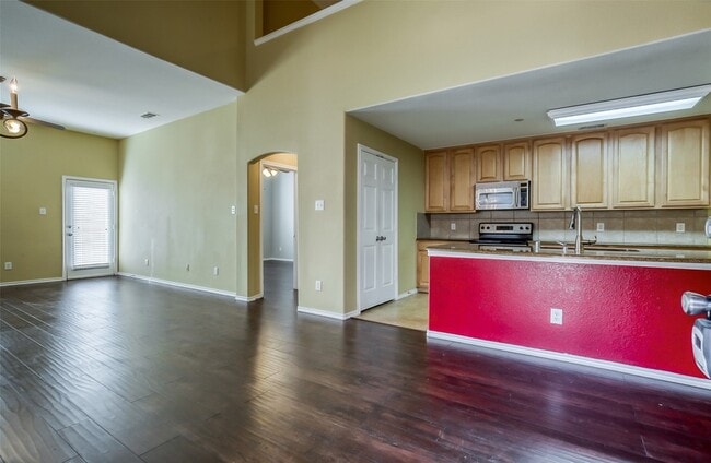 Building Photo - 10091 Summit Run Dr