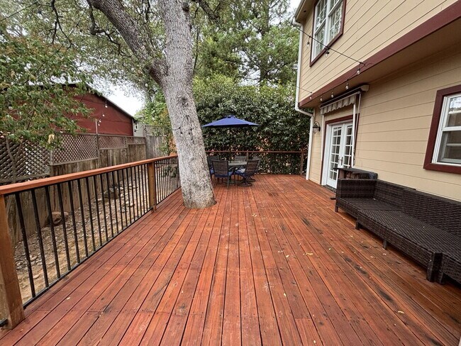 Building Photo - Amazing home in desirable Placerville neighborhood!