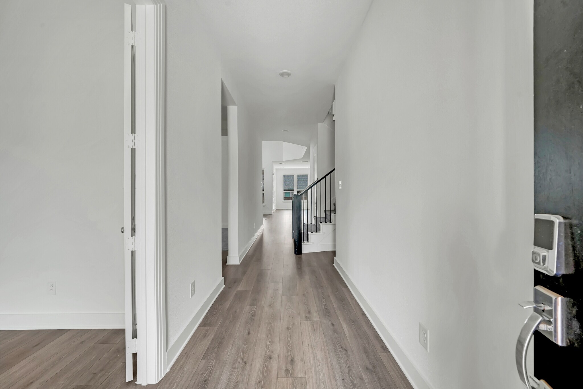 Building Photo - 3729 Paradise Way