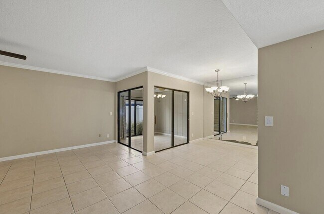 Building Photo - 402 Lakewood Ct