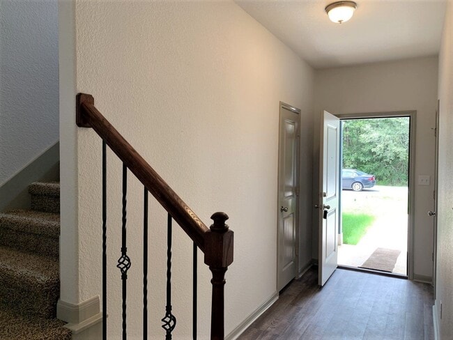 Building Photo - 626 Magnolia Bend