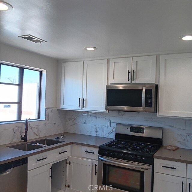 Building Photo - 1419 W 179th St