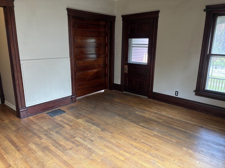 Building Photo - 739 Minor Ave