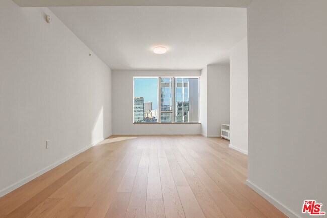 Building Photo - 889 Francisco St