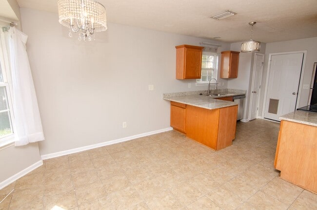 Building Photo - 1912 Portview Dr