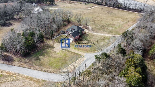 Building Photo - 200 Cripple Creek Rd