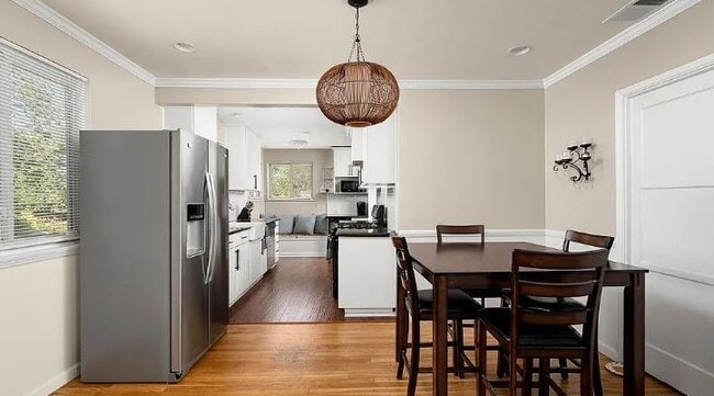 Building Photo - 2453 Alder St