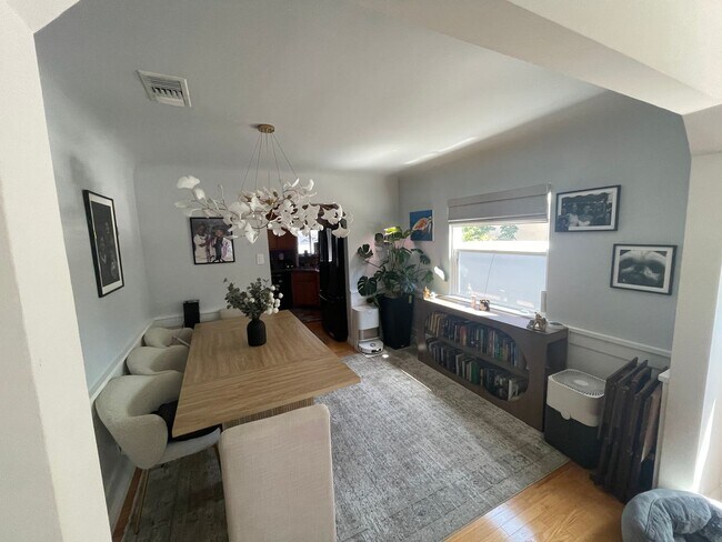 Building Photo - Super comfortable 2-bedroom, 2-bath home in Long Beach