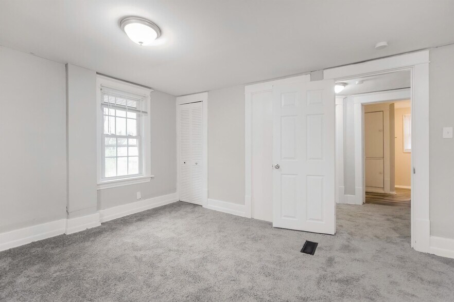 Building Photo - 196 Butler Ct