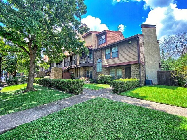 Building Photo - 5757 E University Blvd