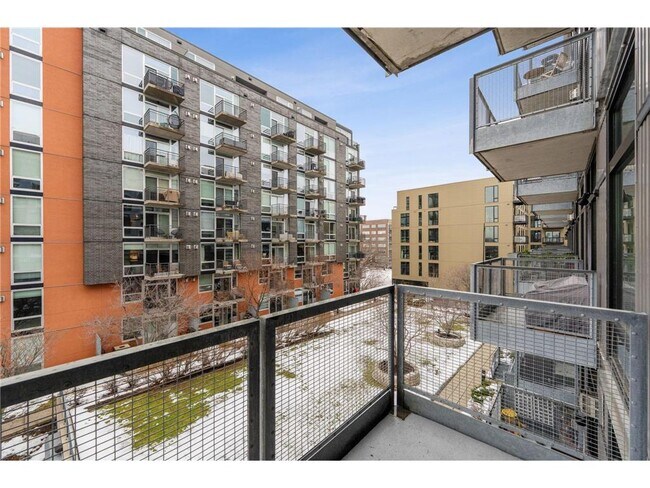 Building Photo - 720 N 4th St