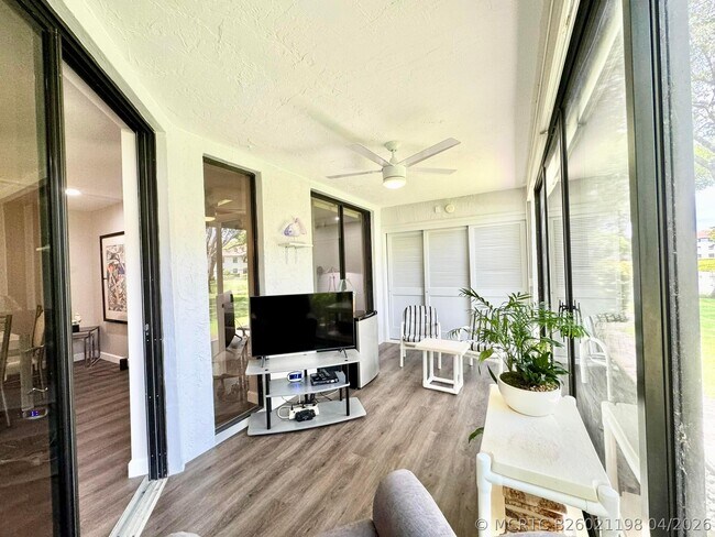 Building Photo - 5135 Floria Dr