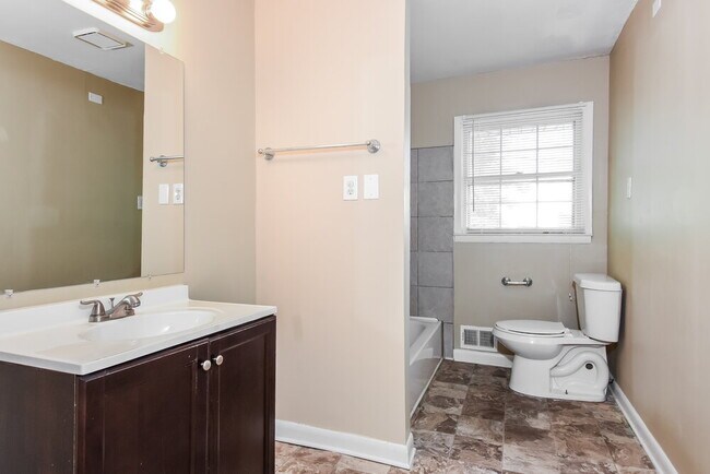 Building Photo - 4910 Springdale Rd