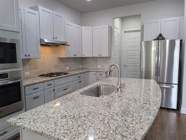 Building Photo - 3112 Bouchette Cove